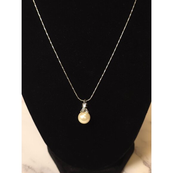 Silver Tone Chain Necklace With Faux Pearl Pendant & Rhinestone Accents - Picture 3 of 10